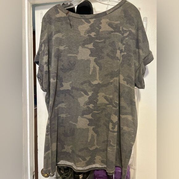 Green Camo Tiger Print Short Sleeve Tee - Picture 7 of 8